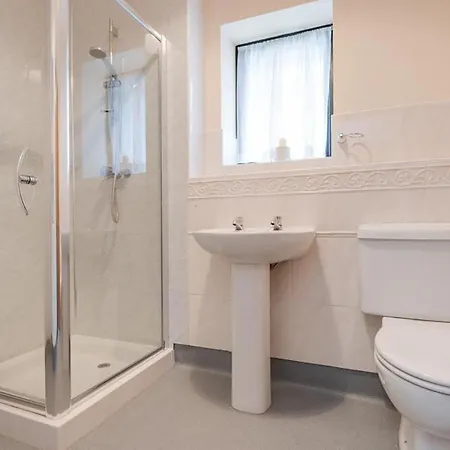 Holiday home 3 Bed In Sz083 *